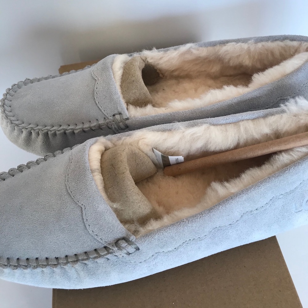 UGG Scalloped Moc - Picture 7 of 7